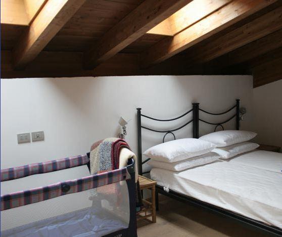 B&B Gardumo Ronzo-Chienis Pokoj fotografie